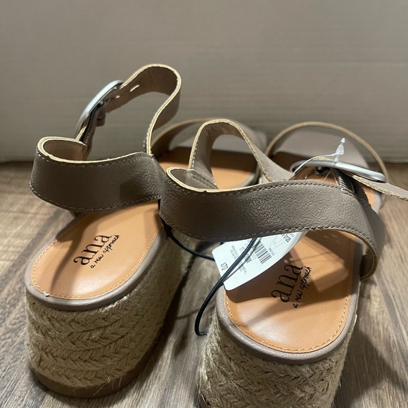 New women’s  a.n.a Sandles size 11 - Picture 4 of 7